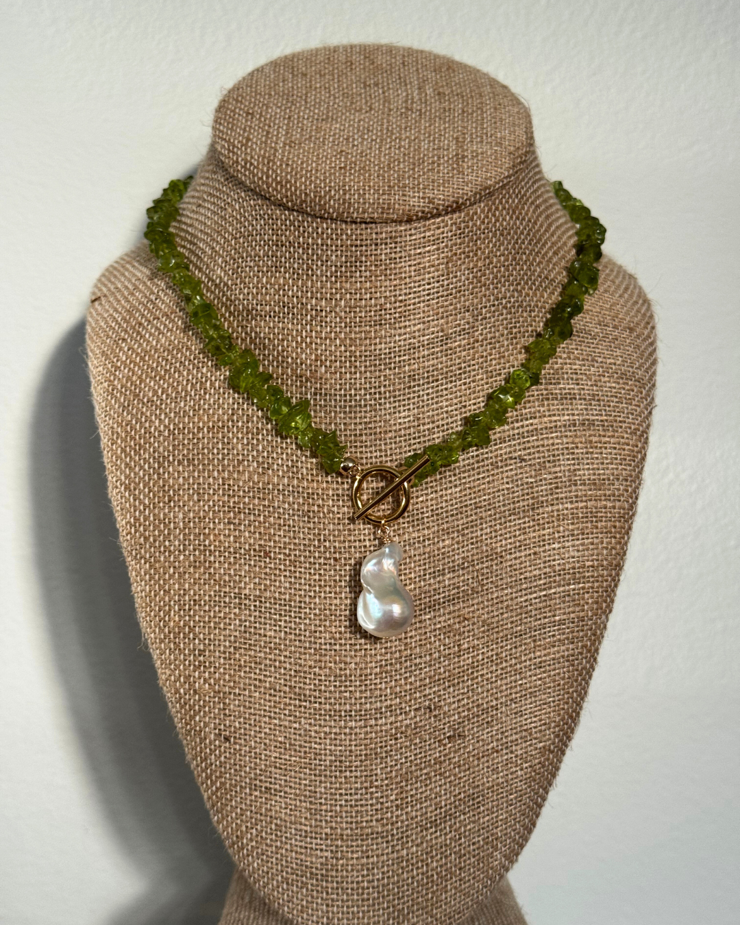 Mar Peridot Pearl Necklace